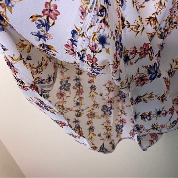 Pleione Peasant Floral Blue Pink Top Medium - Picture 9 of 9